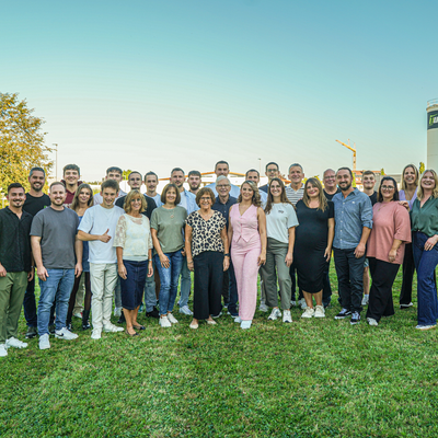 Wir sind das Team mit dem grünen Turbo.